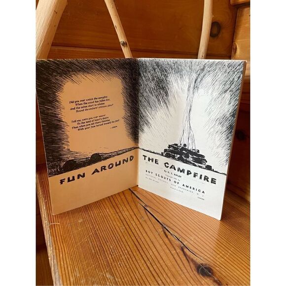 1952 Boy Scout Fun Around The Campfire Booklet - Picture 2 of 3